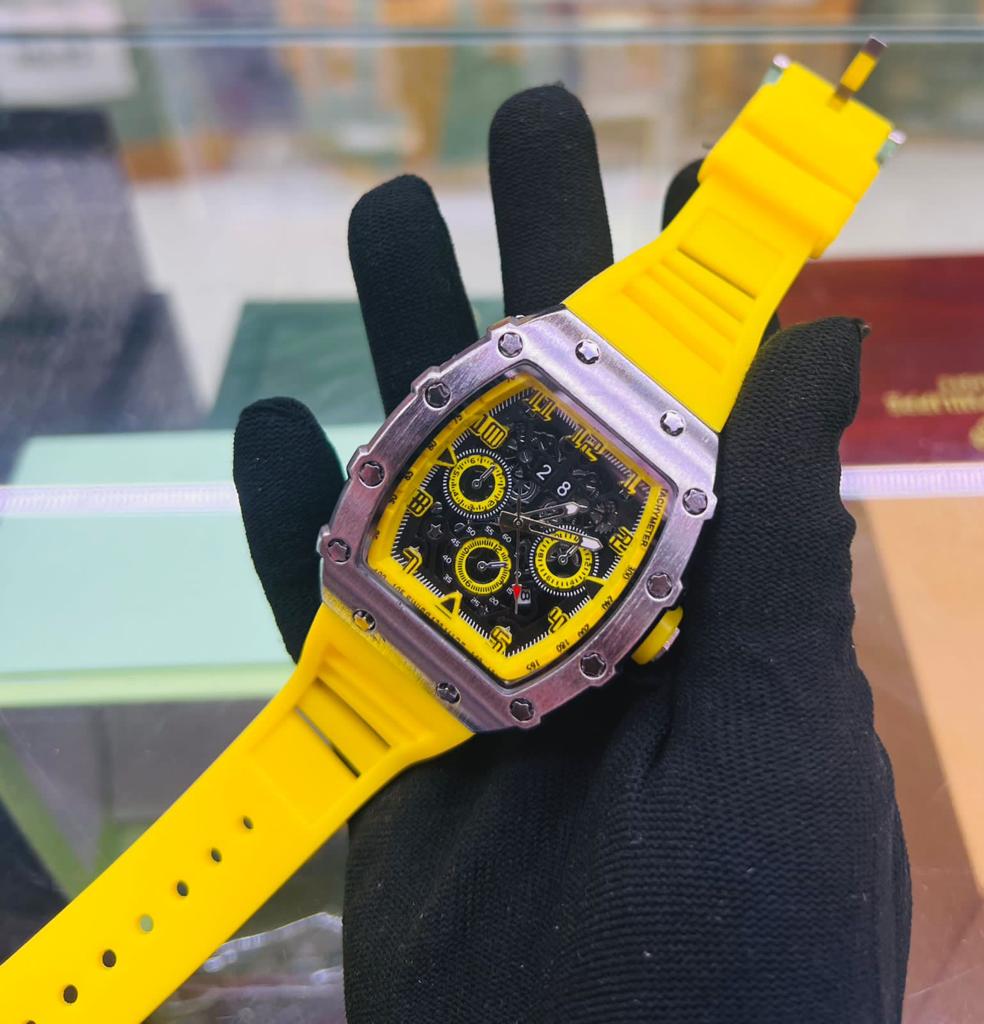 Men casual watch