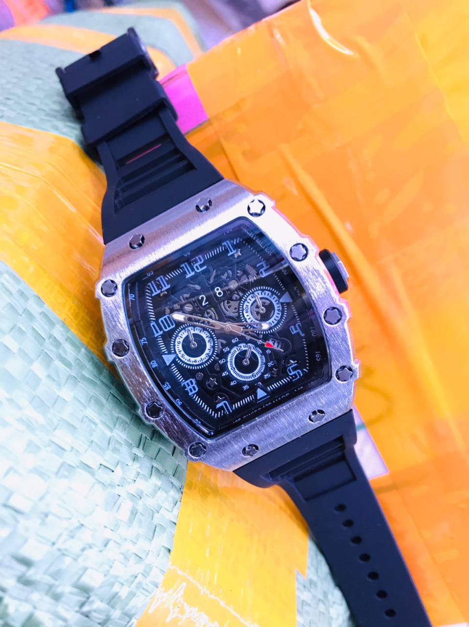 Men casual watch